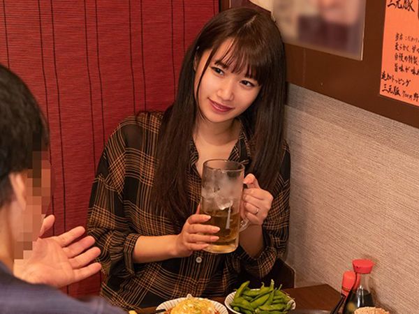 【人妻の危険な誘い】 夫に不満な美乳妻が中出し不倫！ ギャンブル好きの夫に愛想を尽かし、別のチ○ポで満たされる！